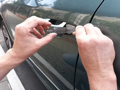 Awaryjne otwieranie samochodów aut zamków Poznań